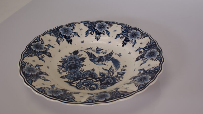 Royal Goedewaagen Delftsblauw handbeschilderd decoratief bord – Vliegende vogel & floraal motief - Afbeelding 6