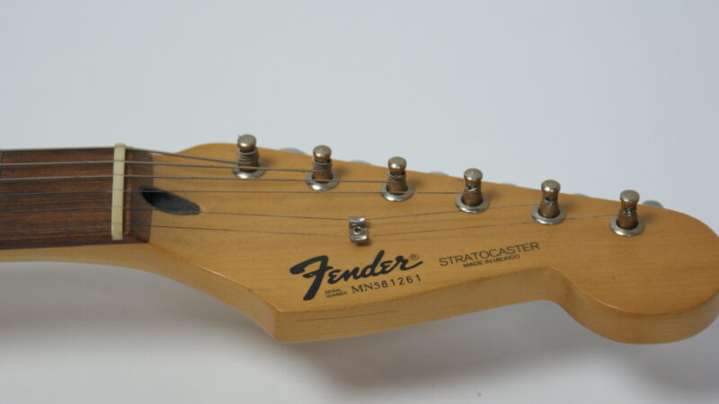 Fender Stratocaster MIM (1995) – Vintage Wit met Koffer - Afbeelding 5