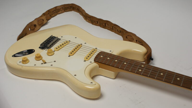 Fender Stratocaster MIM (1995) – Vintage Wit met Koffer - Afbeelding 6