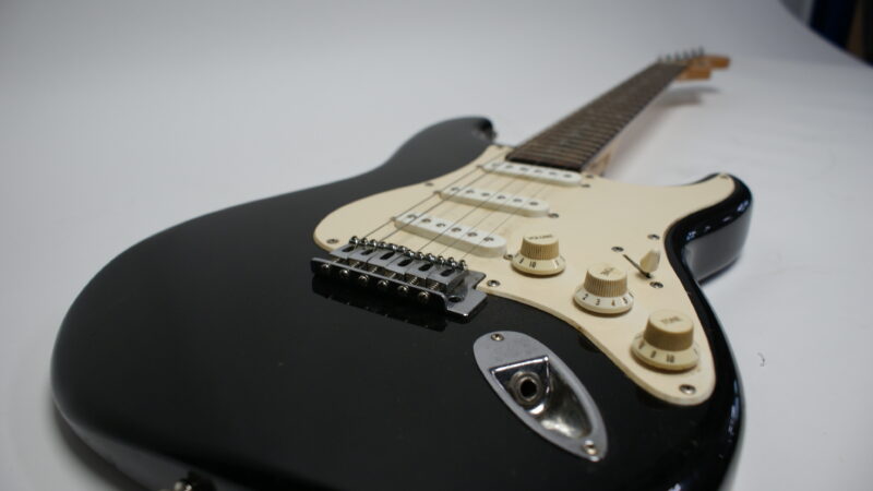 Squier Stratocaster van Fender – Zwart (1996, Gemaakt in China) - Afbeelding 3