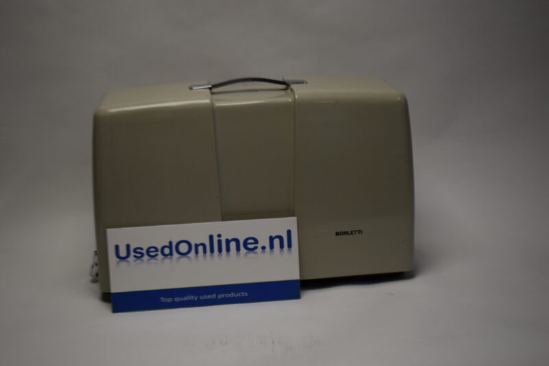 Naaimachine Borletti 1101 uit de jaren  jaren 50–60 van Italiaanse makelij (Fratelli Borletti, Milaan)