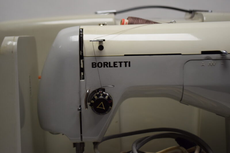 Naaimachine Borletti 1101 uit de jaren  jaren 50–60 van Italiaanse makelij (Fratelli Borletti, Milaan) - Afbeelding 3