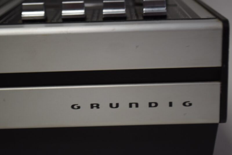 Grundig Studio 1500 HiFi platenspelersysteem – Vintage alles-in-één met FM/AM-radio (zonder cassette) - Afbeelding 5