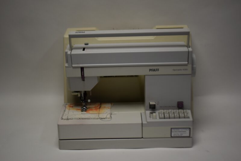 PFAFF Tipmatic 1051 elektronische naaimachine – Gemaakt in West-Duitsland met koffer en voetpedaal - Afbeelding 2