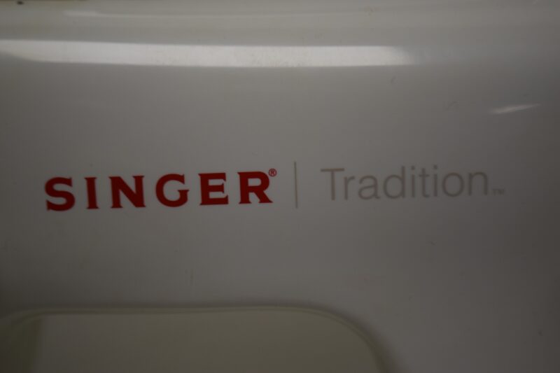 Naaimachine Singer Tradition model 2250 - Afbeelding 4