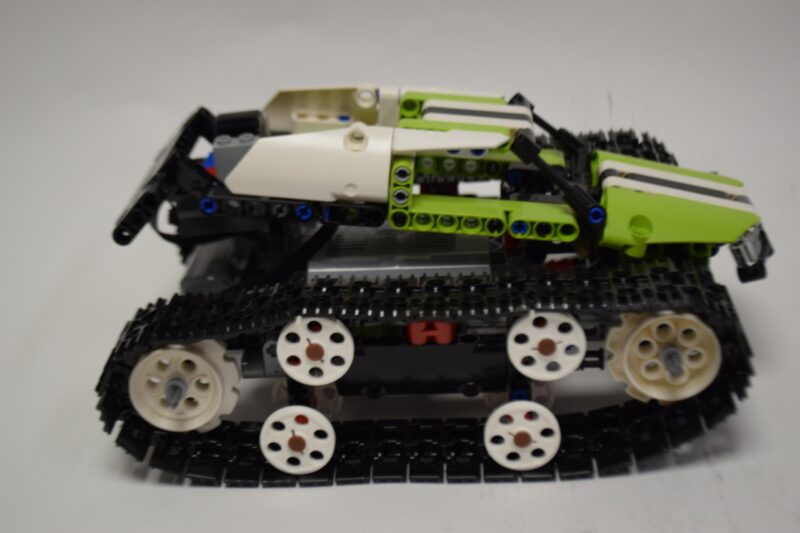 LEGO Technic Tracked Loader. - Afbeelding 3