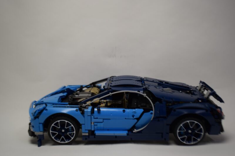 LEGO Technic Bugatti Chiron (42083), een gedetailleerd schaalmodel van de iconische luxe sportwagen - Afbeelding 3