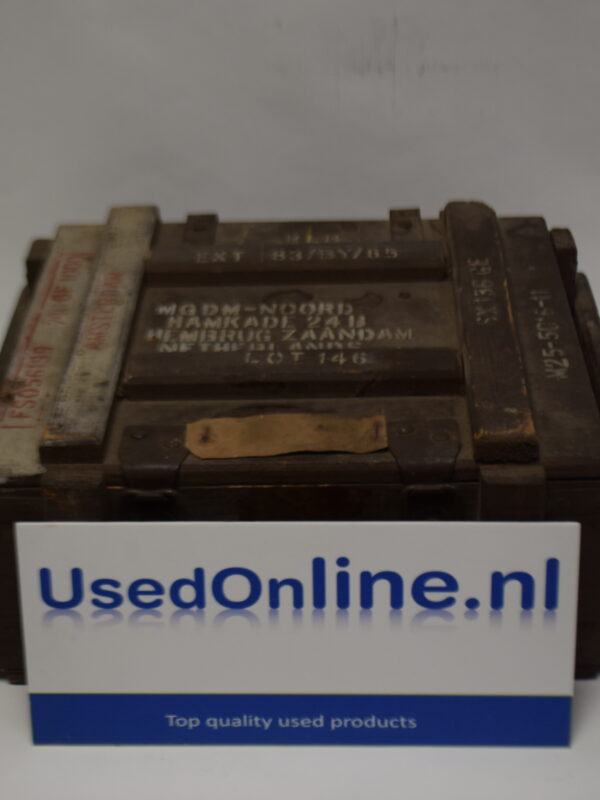 Vintage militaire houten munitie- of uitrustingskist