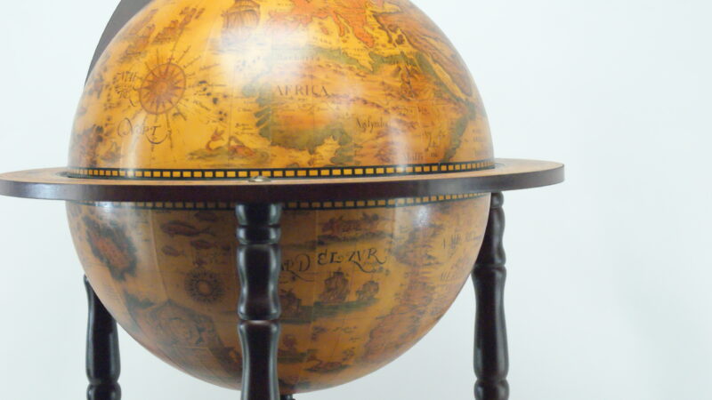 Vintage Wereldbol Bar Globe – Houten Drinks Kast op Wieltjes – 17e-eeuwse Kaartstijl - Afbeelding 8