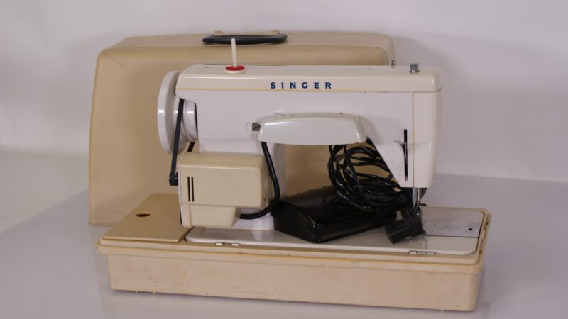Singer 257 Naaimachine – Vintage Heavy Duty – Met Koffer en Voetpedaal - Afbeelding 3