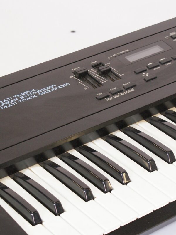 Roland D-20 Multitimbral Linear Synthesizer met Sequencer
