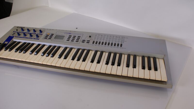 Yamaha CS2x Control Synthesizer 61-Key Performance Keyboard - Afbeelding 2