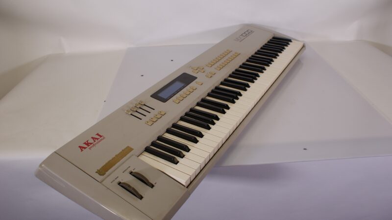 AKAI MX1000 MIDI Master Keyboard – 88 Toetsen + standaard - Afbeelding 2