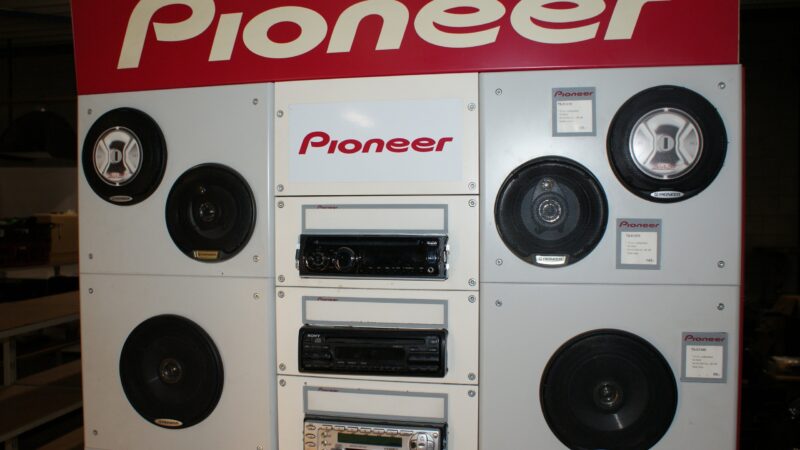 Pioneer Car Audio Showroom Display wand - Afbeelding 2