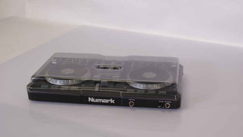 Numark Mixtrack Pro DJ Controller – USB MIDI DJ Mixer met Deksel - Afbeelding 4