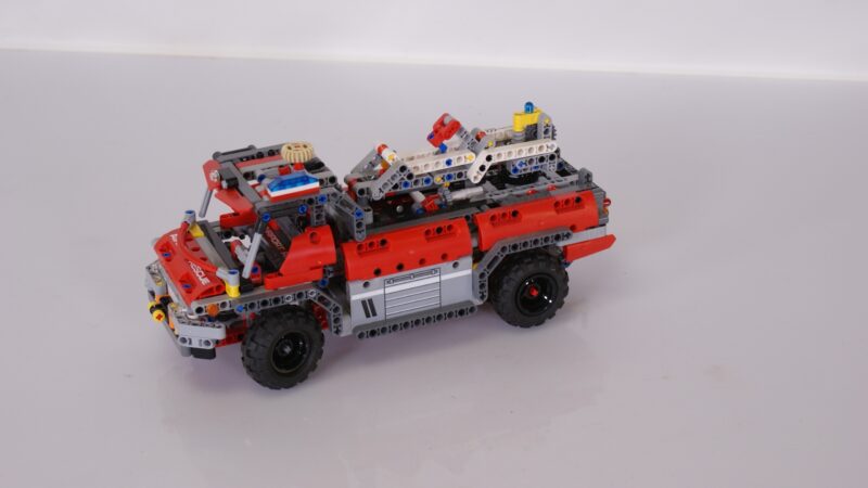 LEGO Technic 42068 Airport Rescue Vehicle – Vliegtuigbrandweerwagen - Afbeelding 3