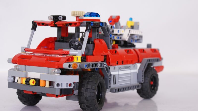 LEGO Technic 42068 Airport Rescue Vehicle – Vliegtuigbrandweerwagen - Afbeelding 5
