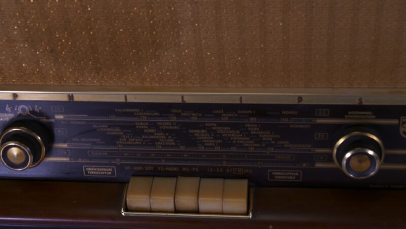 Philips H4X64A Radio-Phono Meubel – Decoratief Vintage Buizenradio Meubel (Niet Werkend) - Afbeelding 2