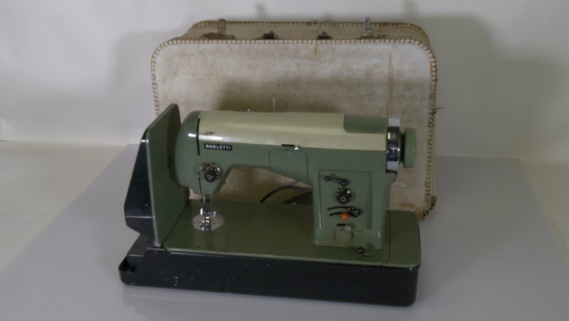 Borletti Vintage Naaimachine – Mechanisch Model met Koffer (jaren 60/70) - Afbeelding 3