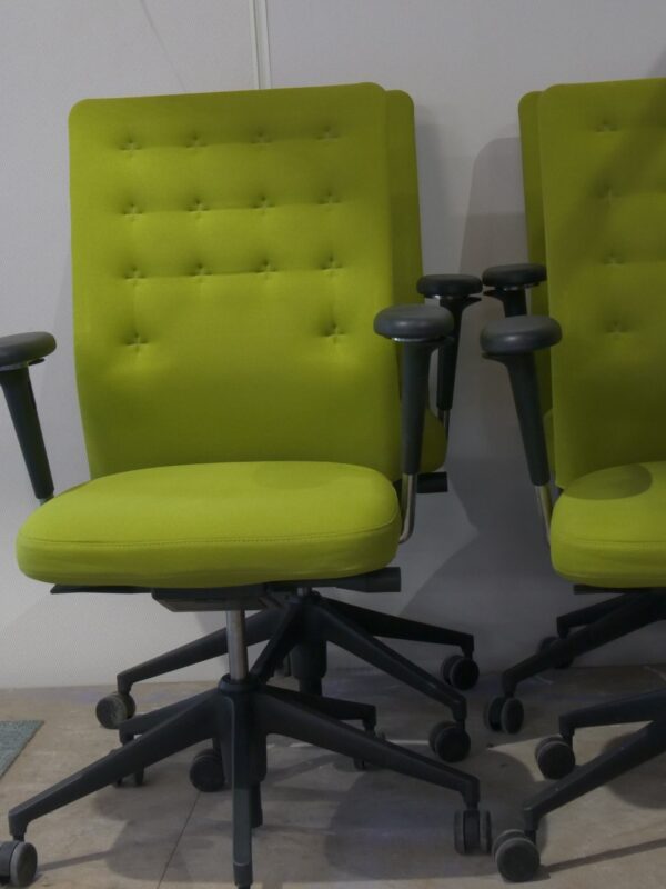 Vitra Bureaustoelen Groen – Ergonomische Designstoelen met Armleuningen