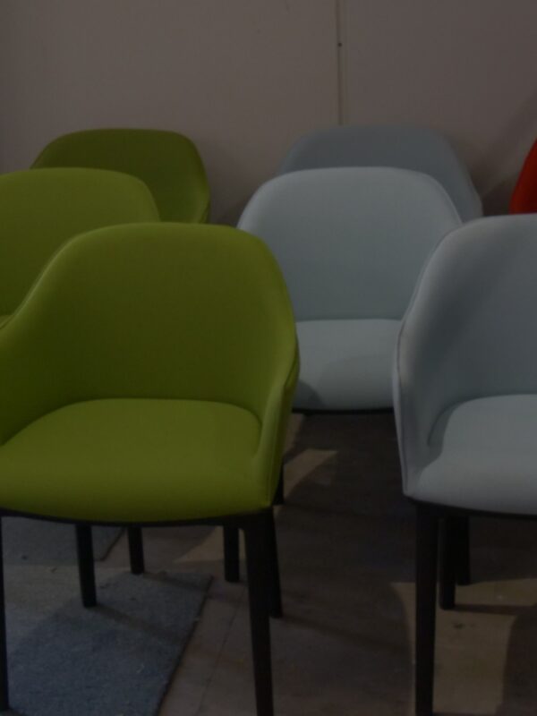 Vitra Kuipstoelen – Design Eet- of Vergaderstoelen in Meerdere Kleuren