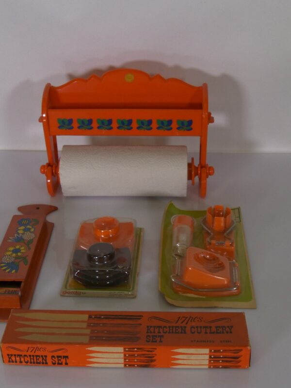 Keukenset oranje vintage (5-delig) – jaren 60-70 – Emsa & Gerda