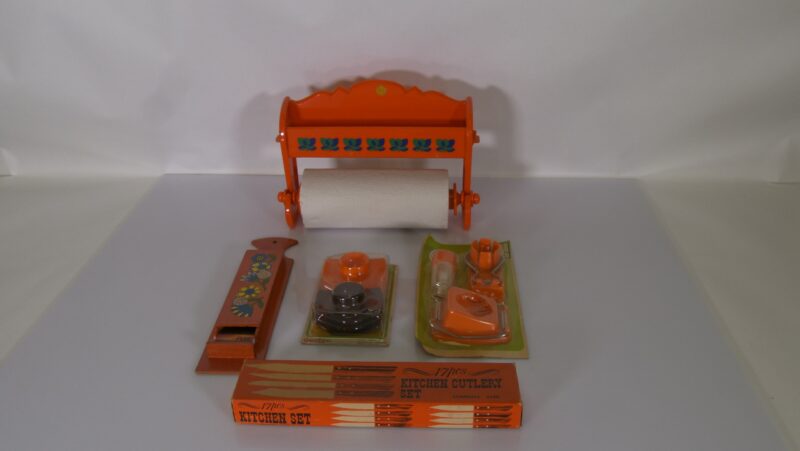Keukenset oranje vintage (5-delig) – jaren 60-70 – Emsa & Gerda