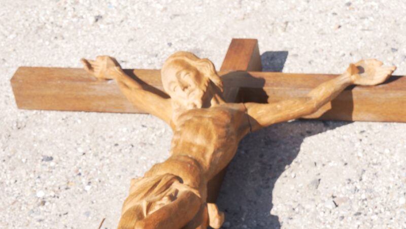 Groot Houten Wandkruis met Gesneden Corpus van Christus – Handgemaakt - Afbeelding 2