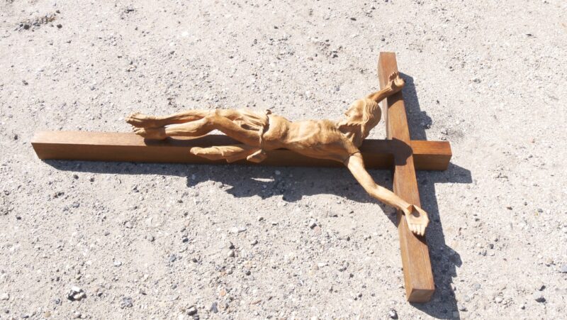 Groot Houten Wandkruis met Gesneden Corpus van Christus – Handgemaakt - Afbeelding 5