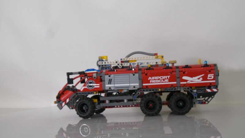 LEGO Technic 42068 – Vliegveld Brandweerwagen / Airport Rescue Vehicle (compleet met handleiding) - Afbeelding 3