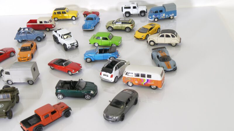 Partij van 25 metalen modelauto’s – schaal 1:32 tot 1:43 – diverse merken en types - Afbeelding 3