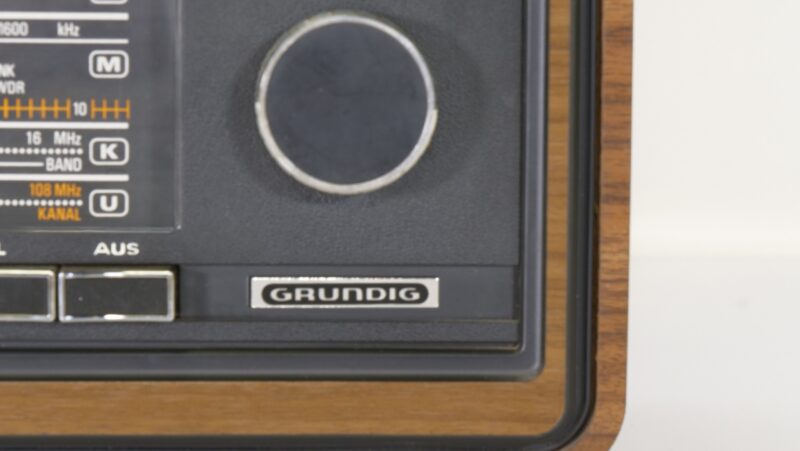 Grundig RF 511 Vintage Houtfineer Radio – FM/MW/LW/KW – Made in Germany - Afbeelding 4
