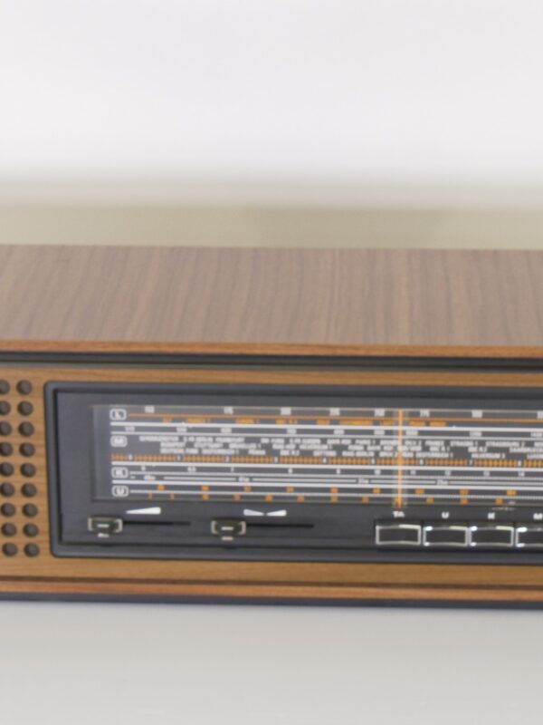Grundig RF 511 Vintage Houtfineer Radio – FM/MW/LW/KW – Made in Germany