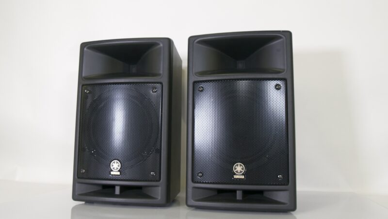 Yamaha StagePas 300 draagbaar PA-geluidssysteem – 2 speakers met geïntegreerde mixer