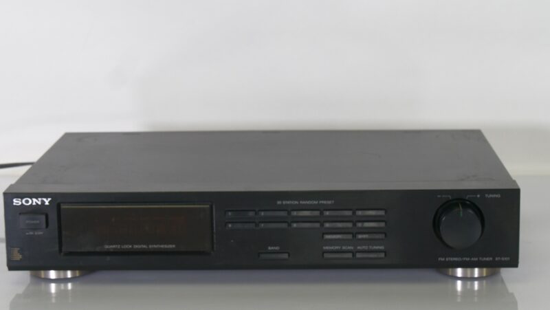 Sony ST-S101 FM/AM Tuner – Quartz Lock Digital Synthesizer (1980s)
