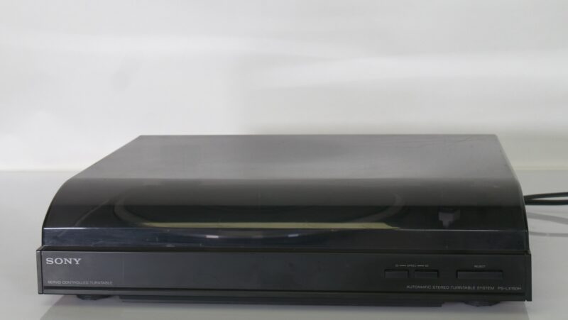 Sony PS-LX150H automatische platenspeler met stofkap – zwart - Afbeelding 3