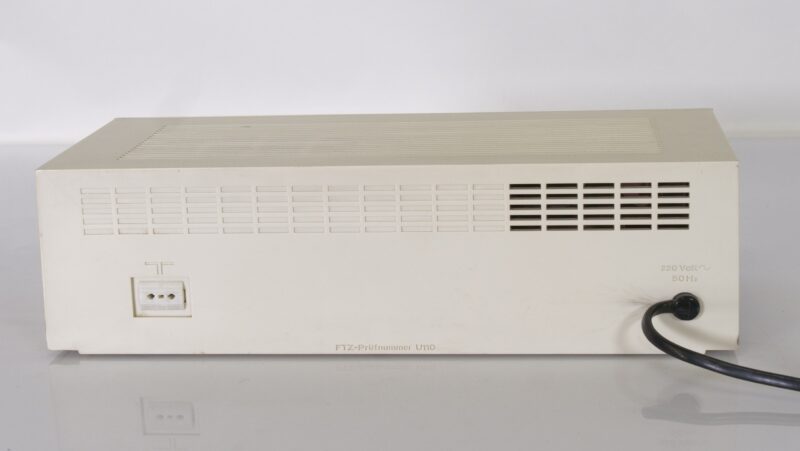 Telefunken Digitale 201 Flipklok Radio – Vintage Wekker FM/MW – 220V - Afbeelding 2