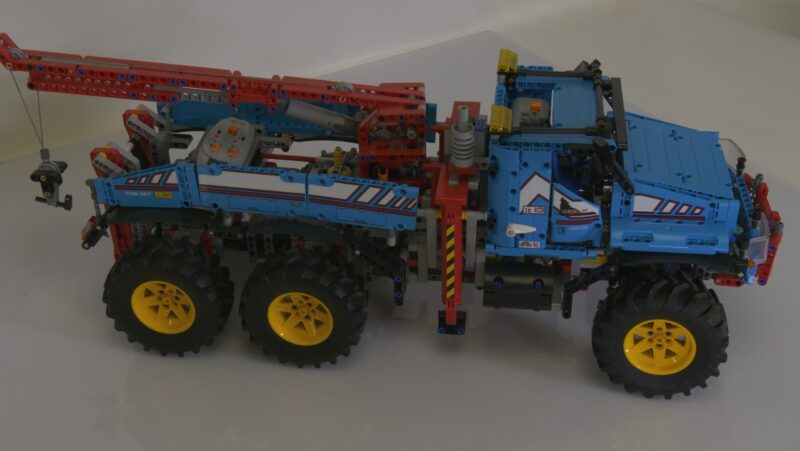 LEGO Technic 42070 – 6x6 All Terrain Sleeptruck (RC) - Afbeelding 3