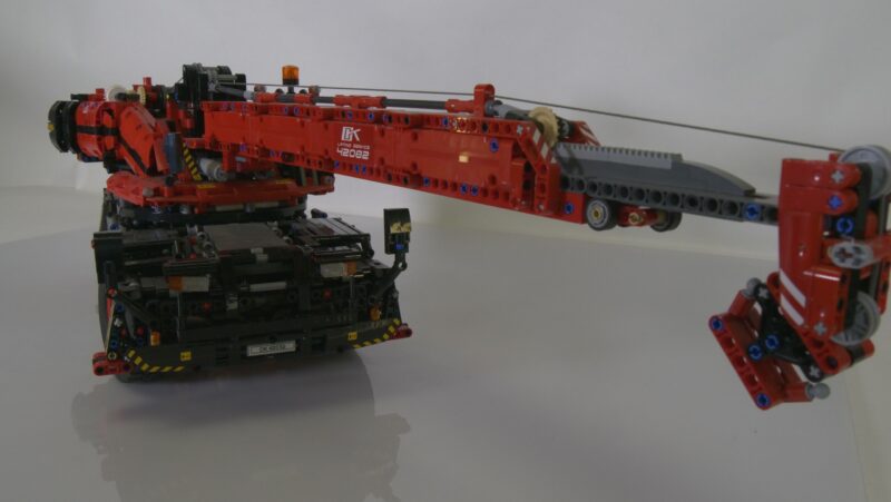 LEGO Technic 42082 - Ruwterrein Kraan (Rough Terrain Crane)