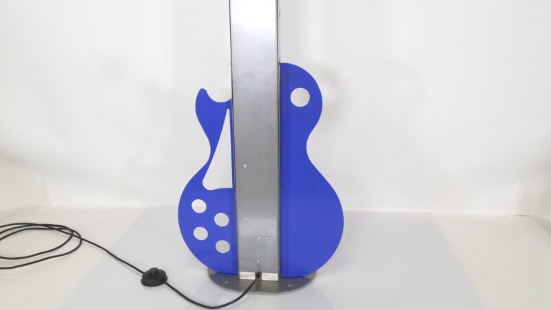 Gitaarvormige vloerlamp – Metalen designlamp - Afbeelding 3