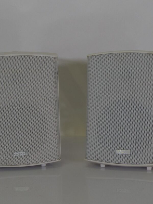 APart SDQ5PIR actieve stereo luidsprekerset – wit, met wandmontage