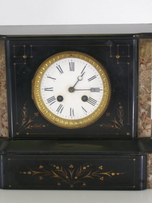 Antieke Franse Pendule Klok in Zwart Marmer met Gouden Details
