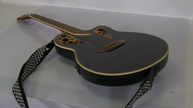 Stagg Electro-Acoustische Gitaar met Bladmotief en Multi-Soundhole Design