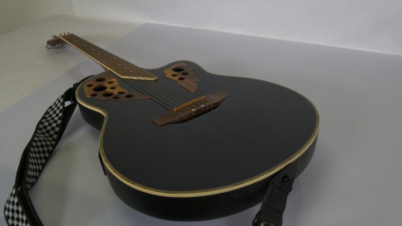 Stagg Electro-Acoustische Gitaar met Bladmotief en Multi-Soundhole Design - Afbeelding 5