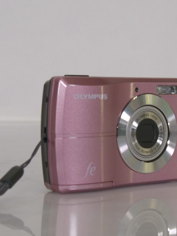 Olympus FE-26 Digitale Camera – 12MP, 3x Zoom