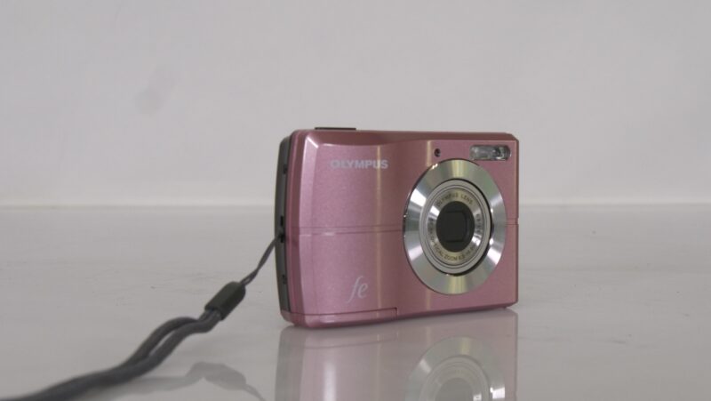Olympus FE-26 Digitale Camera – 12MP, 3x Zoom