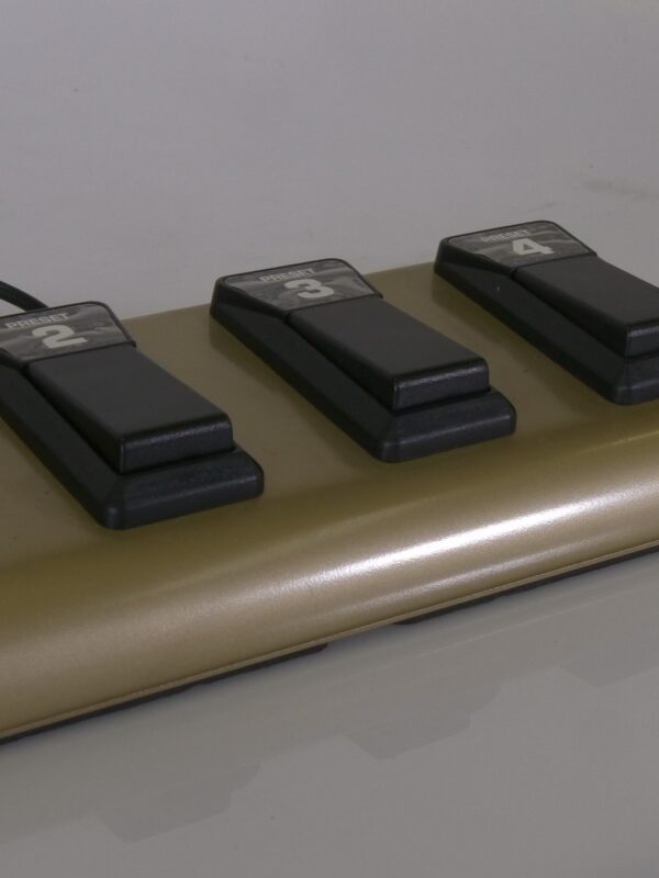 Behringer FS114 Voetschakelaar – 4-Kanaals Preset Switch