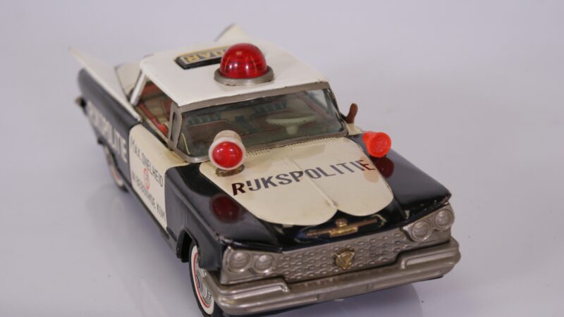 Blikken politieauto – Rijkswacht/Rijkspolitie radarwagen met zwaailicht (Japan, jaren ’60) - Afbeelding 2