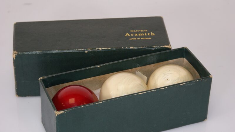 Super Aramith biljartballen set (3 stuks) in originele doos – Made in Belgium - Afbeelding 3