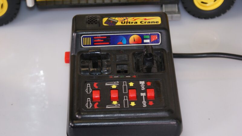 Ultra Crane P-103 afstandsbediende speelgoedkraan (500t) met bedrade controller - Afbeelding 4